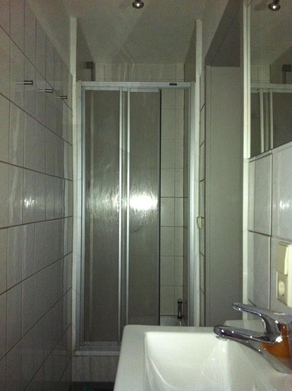 Gastezimmer Am Spielbergtor Ερφούρτη Δωμάτιο φωτογραφία